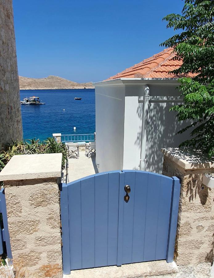 Halki Sea Breeze - A Waterfront Villa エクステリア 写真
