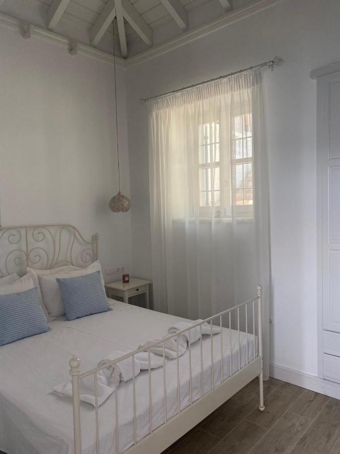 Halki Sea Breeze - A Waterfront Villa エクステリア 写真