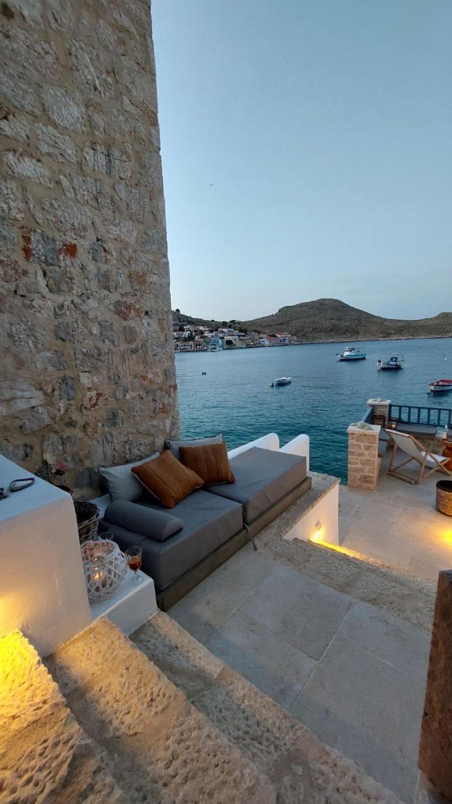 Halki Sea Breeze - A Waterfront Villa エクステリア 写真